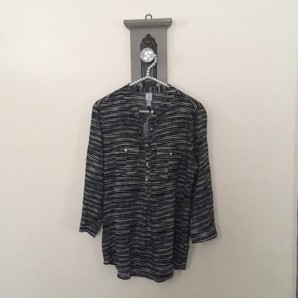 Black and white blouse NWT small